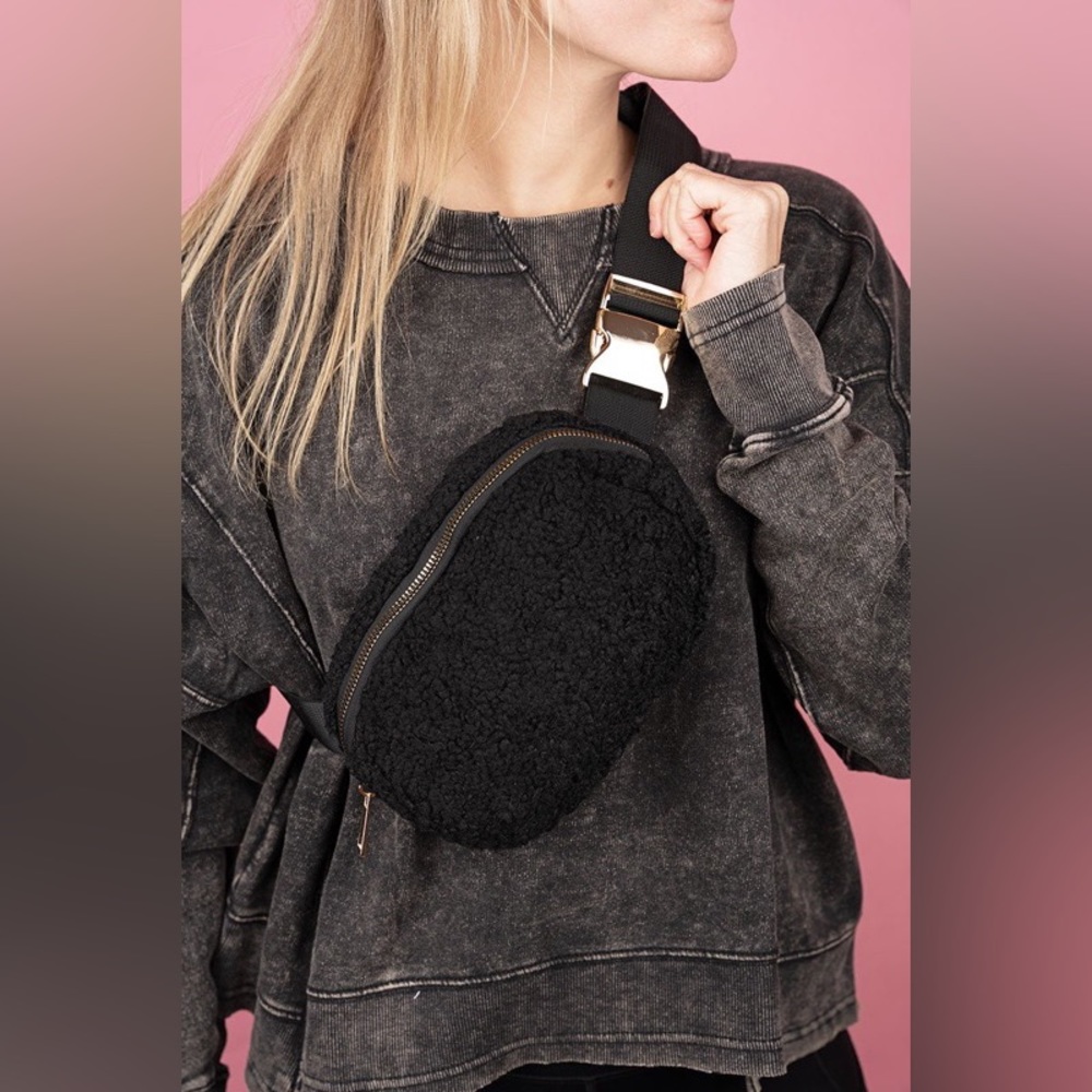 BLACK TEDDY BEAR BELT BAG